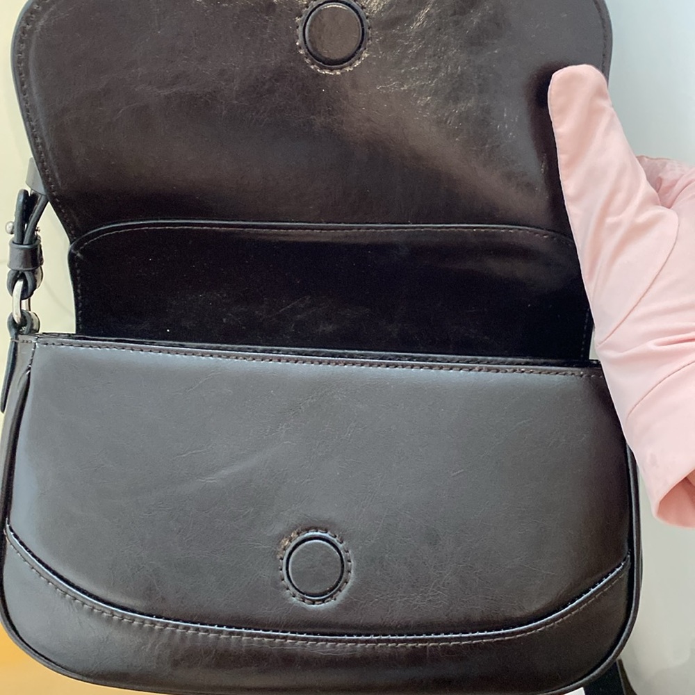 Korean trending brand Loeuvre Dark Brown Leather Shoulder Bag - Picture 6 of 9